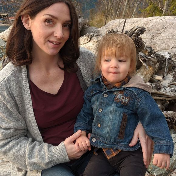 Meet your Posher, Alyssa - Picture 1 of 1